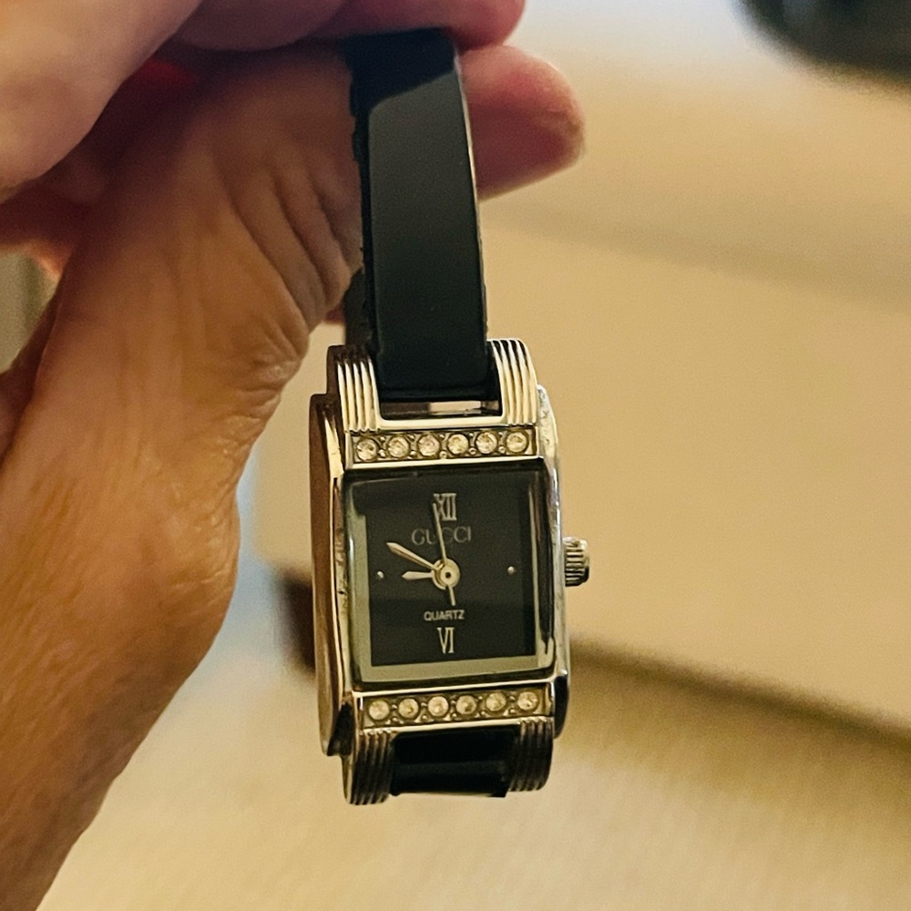 Gucci Black and Silver Quartz Watch